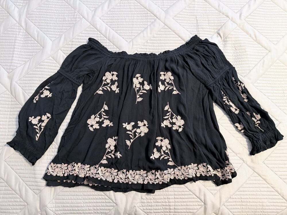 Women's Black Off-the-Shoulder Embroidered Floral Boho Top Size Large